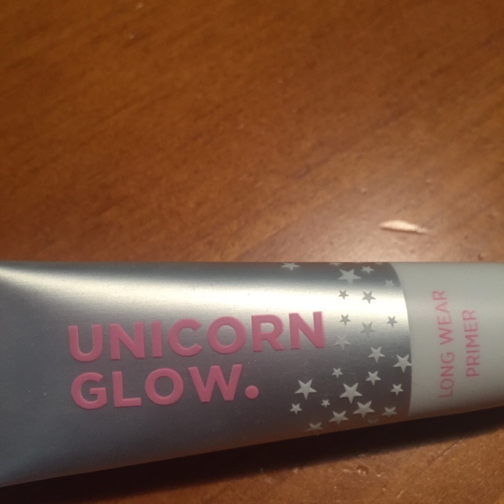 Unicorn Glow Long Wear Primer - Picture 3 of 6